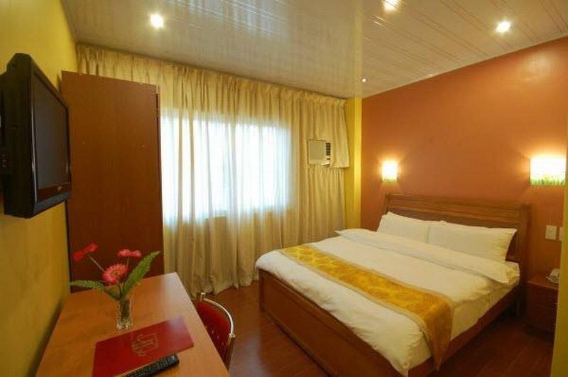 A&A Plaza Hotel Puerto Princesa Ngoại thất bức ảnh