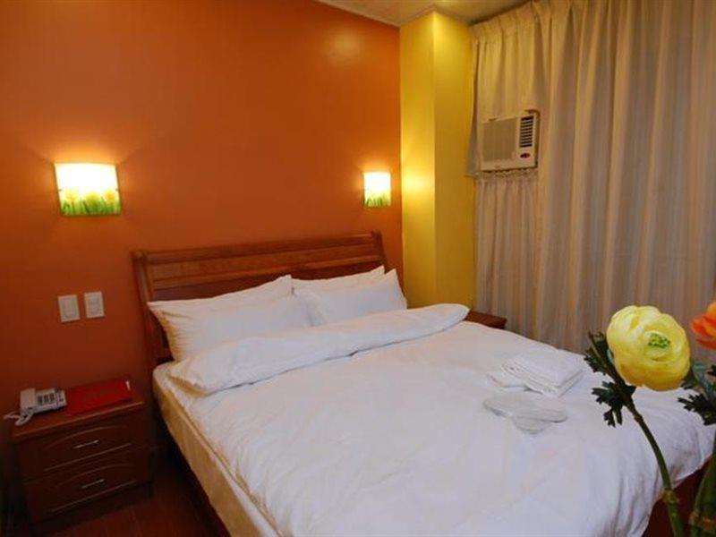 A&A Plaza Hotel Puerto Princesa Ngoại thất bức ảnh